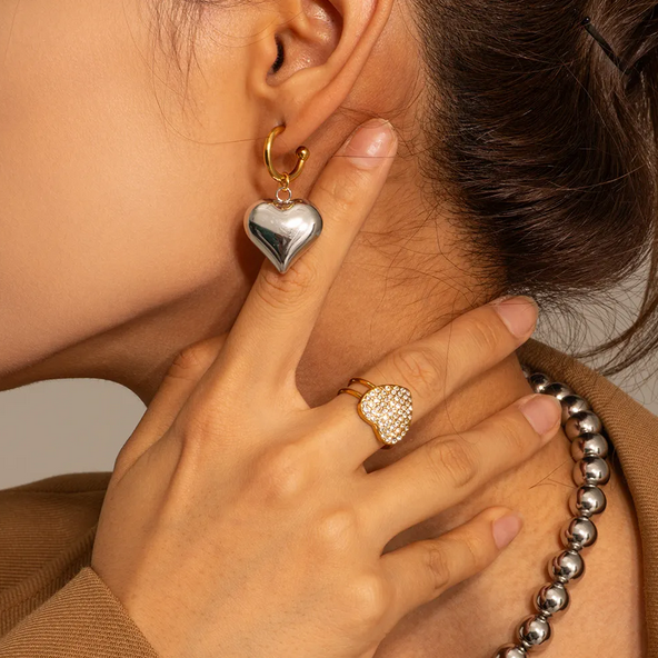 Screenshot2024-07-11at03-28-38J_dStainlessSteel18kGoldPlatedHeartShapeEarringFashionJewelryWeddingGeometricEarrings-BuyEarringCuteEarringsFashionJewelryProductonAlibaba.com.png